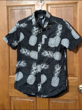 Men's Black Pineapple Print Short-Sleeve Button-Down Shirt